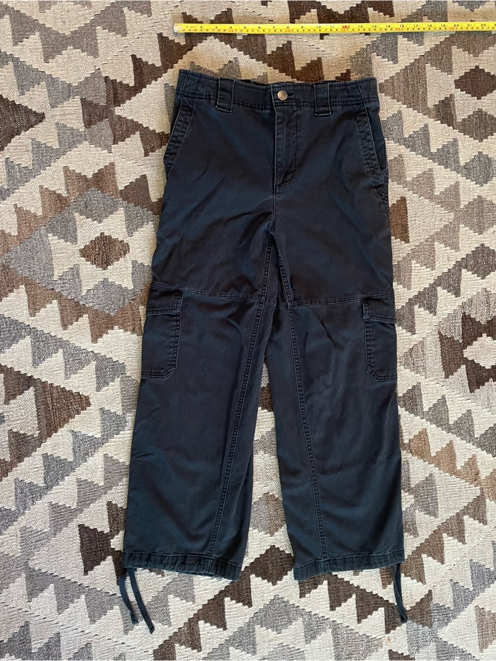 Old Navy crop cargo with hem cinch